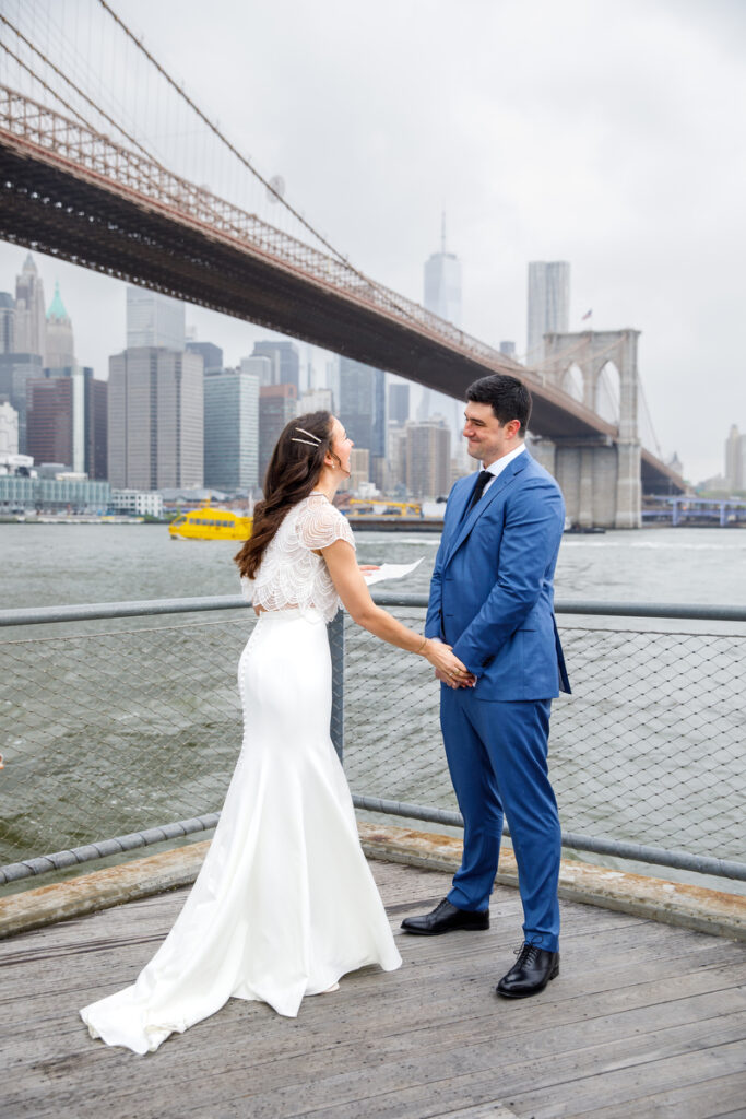 Iconic Brooklyn Bridge backdrop for NYC elopement - DAG IMAGES
