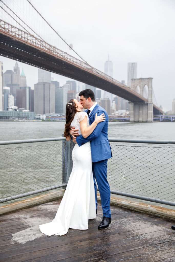Iconic Brooklyn Bridge backdrop for NYC elopement - DAG IMAGES